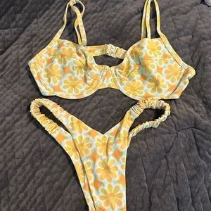 Kulani Kinis bikini in pattern “agave glow” top size 2XL, Lg very cheeky bottoms